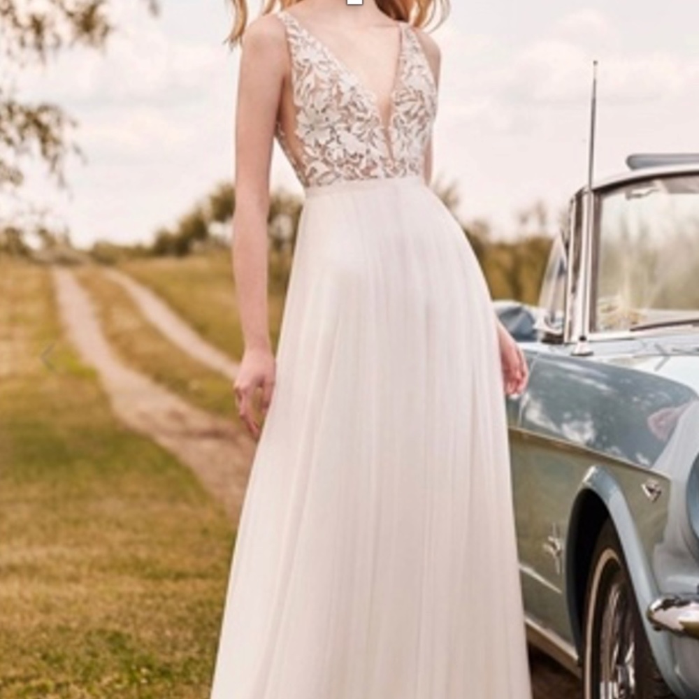 Wedding gown Mikaella Bridal